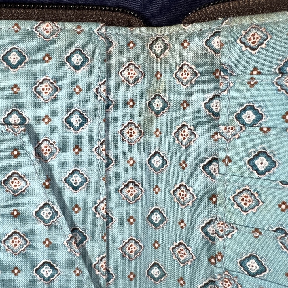 Vera Bradley Wallet Big Blue Brown Floral Quilted Organize Zipper Boho Travel - Picture 6 of 6